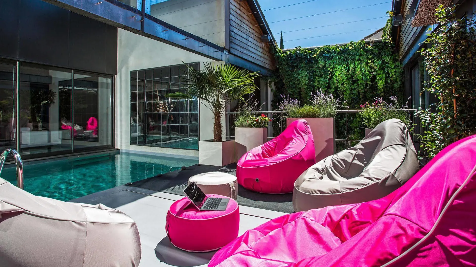 Be Loft B&B Pool & Spa Avignone