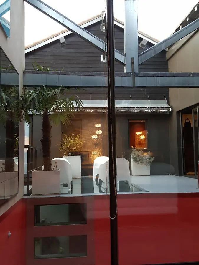 Be Loft B&B Pool & Spa Avignone Francia