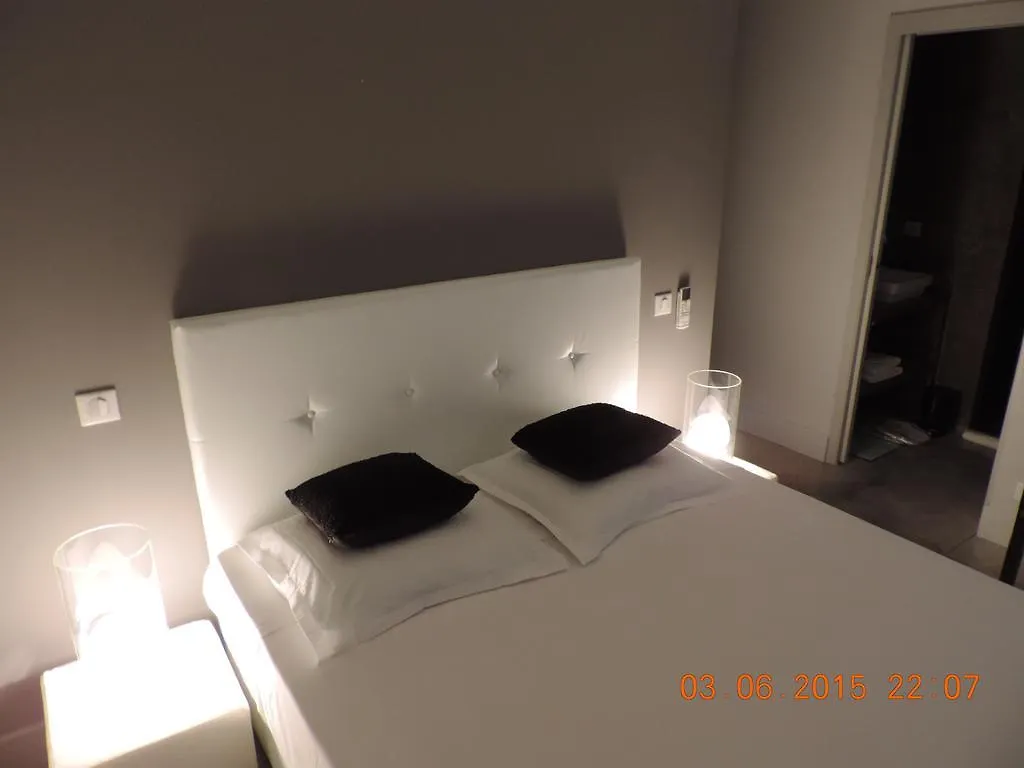 Be Loft B&B Pool & Spa Avignon France