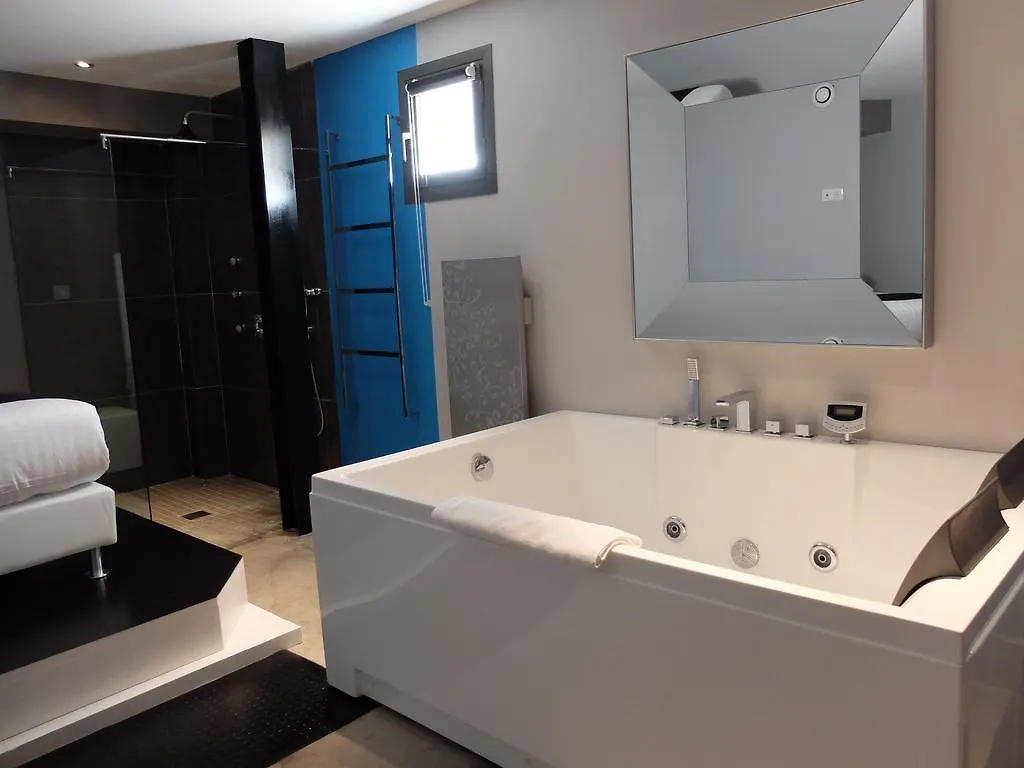 Be Loft B&B Pool & Spa Avignon 2*,  France