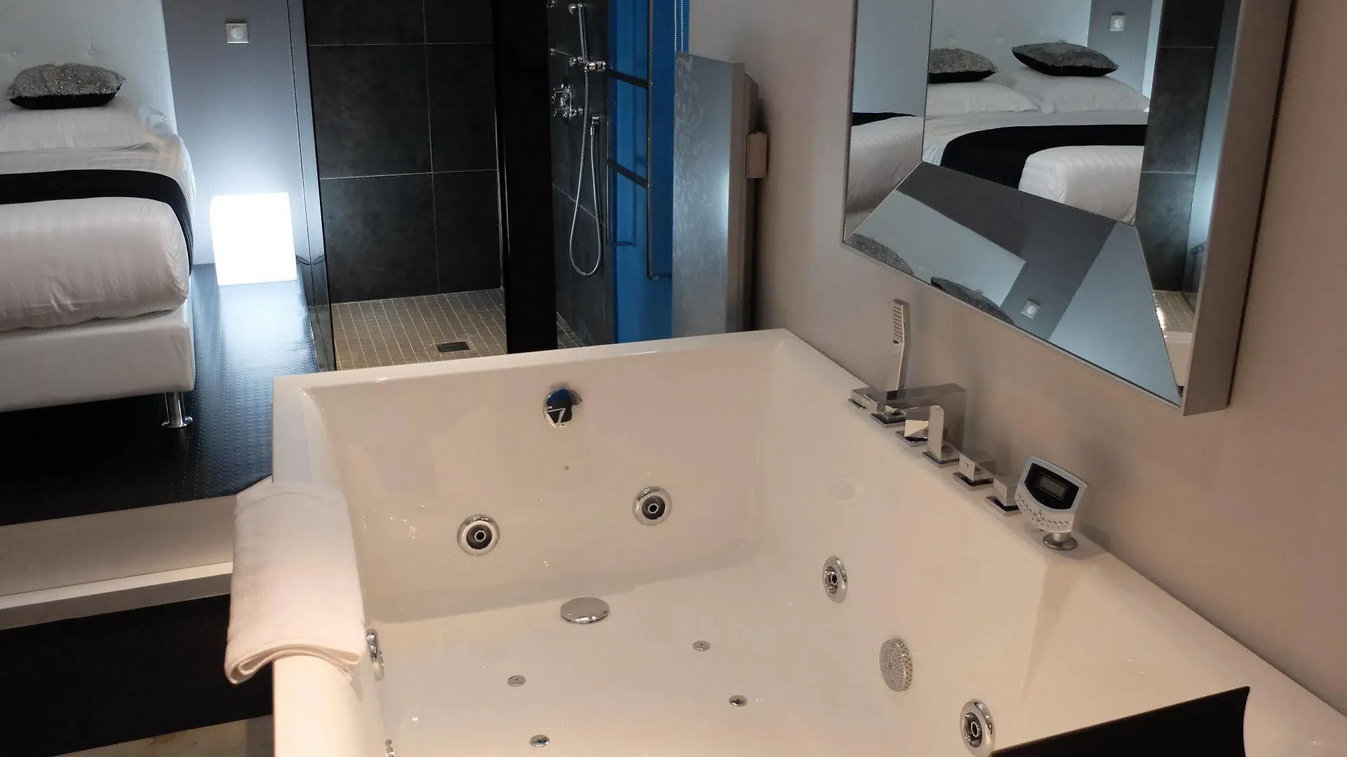 Be Loft B&B Pool & Spa Avignon Bed & Breakfast