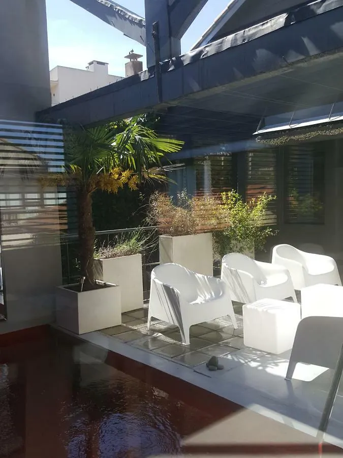 Be Loft B&B Pool & Spa Avignon 2*,  France