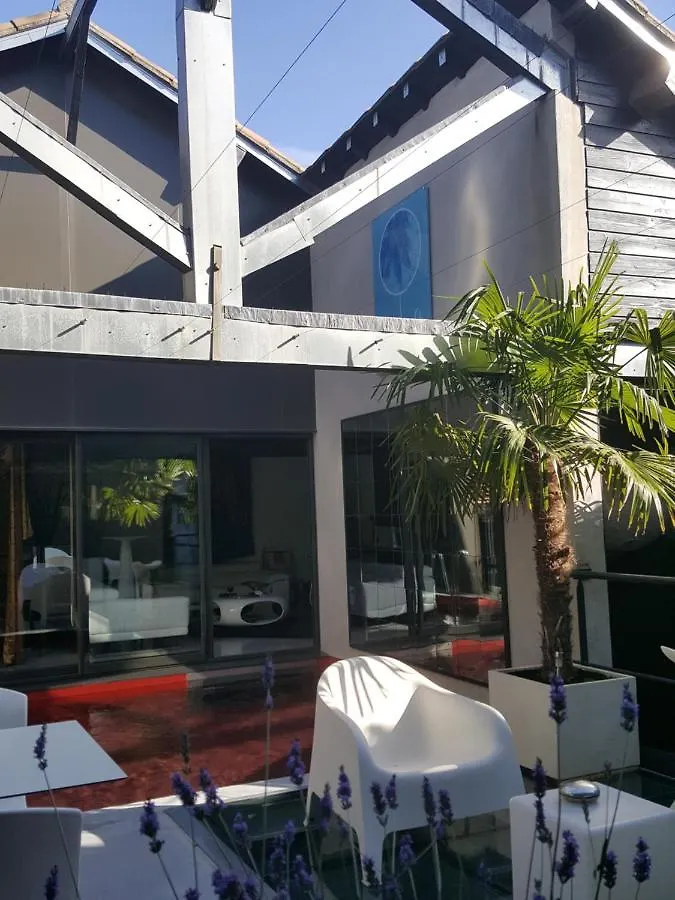 Be Loft B&B Pool & Spa Avignon Bed & Breakfast